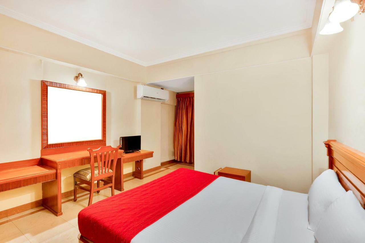 Oyo 10534 Hotel Kanishka Bangalore Esterno foto