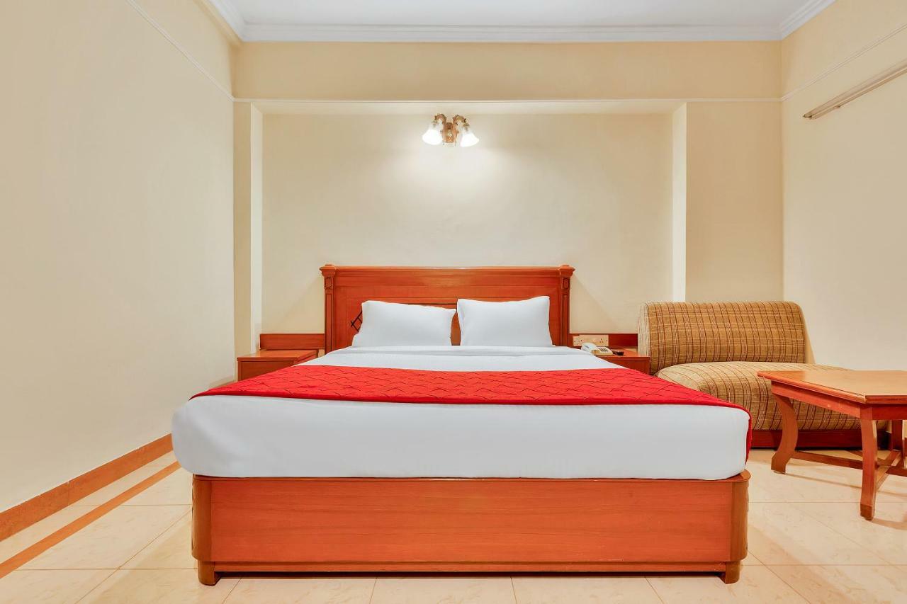 Oyo 10534 Hotel Kanishka Bangalore Esterno foto