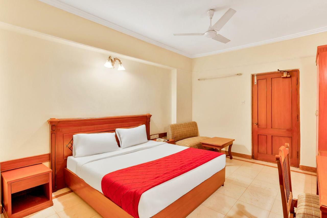 Oyo 10534 Hotel Kanishka Bangalore Esterno foto