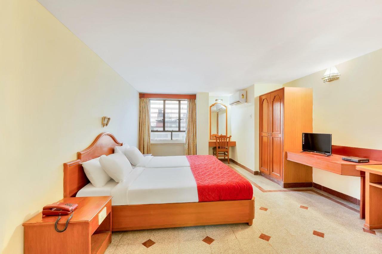 Oyo 10534 Hotel Kanishka Bangalore Esterno foto
