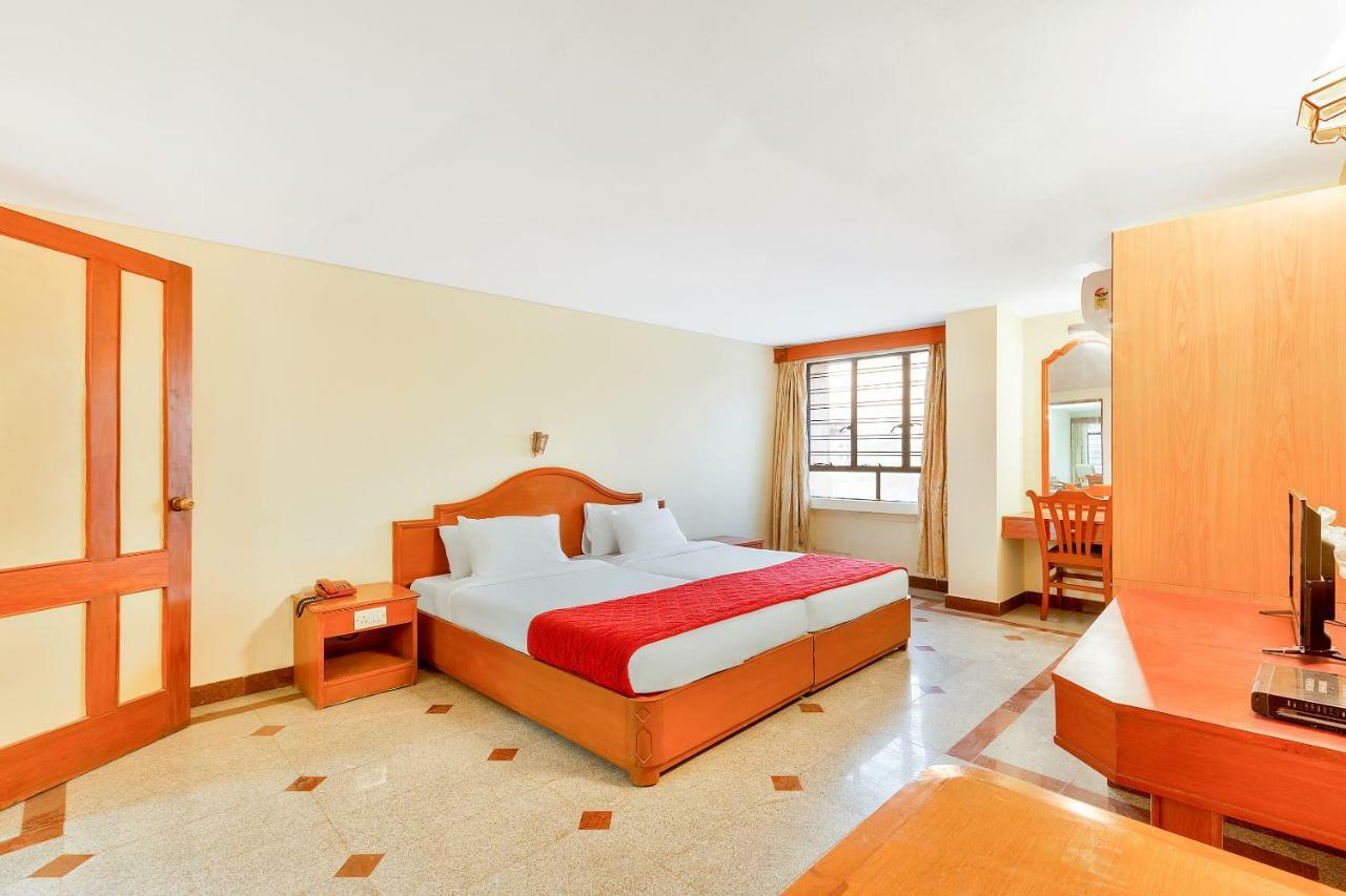 Oyo 10534 Hotel Kanishka Bangalore Esterno foto