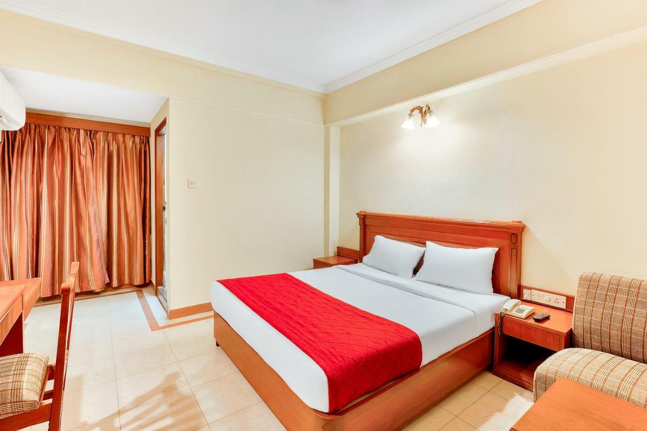 Oyo 10534 Hotel Kanishka Bangalore Esterno foto