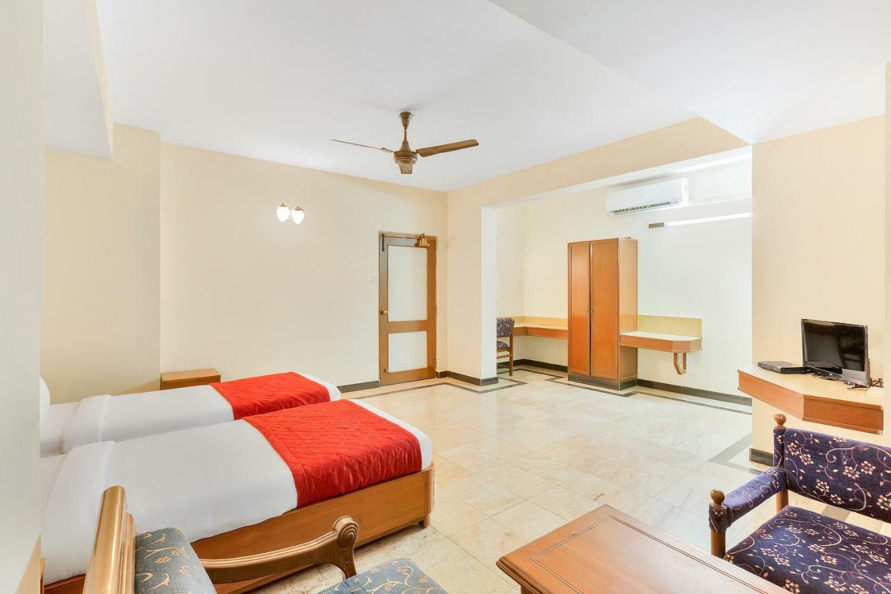 Oyo 10534 Hotel Kanishka Bangalore Esterno foto