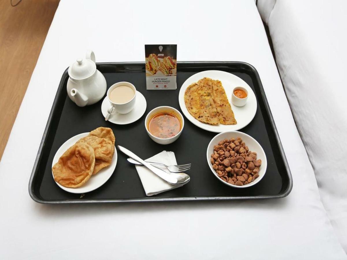 Oyo 10534 Hotel Kanishka Bangalore Esterno foto