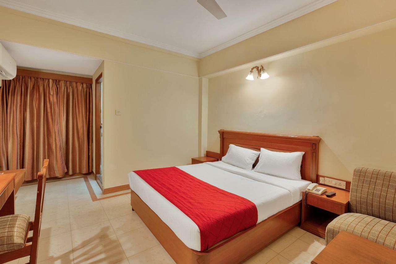 Oyo 10534 Hotel Kanishka Bangalore Esterno foto